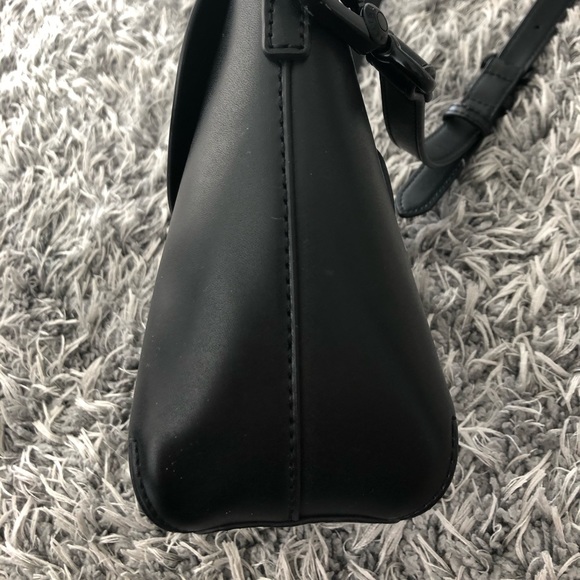 Charles & Kieth shoulder bag / crossbody bag - Picture 7 of 7